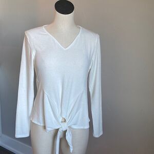 Francesca’s White Front Knot Top-NWT